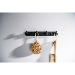 AQ4123MB ЕВРОПА планка с 4 крючками, матовый черный