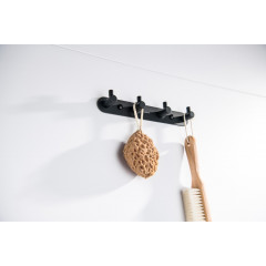 AQ4123MB ЕВРОПА планка с 4 крючками, матовый черный