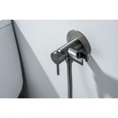AQ1021BGM ЕВРОПА комплект для гигиенического душа встроенный (смеситель + гигиеническая лейка + шланг), оружейная сталь (шлиф. черный хром)