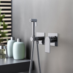 AQ1420CR ЛИРА комплект для гигиенического душа встроенный 2 отв. (смеситель + гигиеническая лейка + шланг)