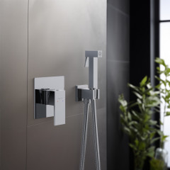 AQ1619CR ЛИБРА набор с гигиеническим душем (смеситель + гигиеническая лейка + шланг + шланговое подсоединение с держателем)