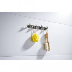 AQ4123BGM ЕВРОПА планка с 4 крючками, оружейная сталь (шлиф. черный хром)