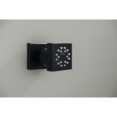 AQ2098MB боковая форсунка 50*50, матовый черный