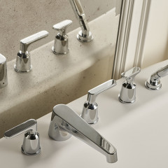 DEVON&DEVON TWENTIES Смеситель для установки на борт ванны на 5 отверстий, с ручным душем, цвет хром