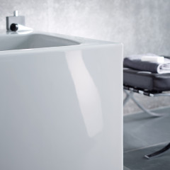 DURAVIT PAIOVA 5 Ванна угловая 1770х1300х580 мм., левая, с бесшовной панелью и рамой, акрил, цвет белый