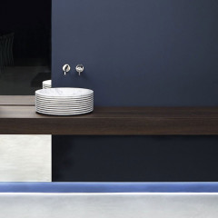 Antonio Lupi Introverso Раковина накладная 45хh45см, без отв под смес, без перелива, с д/клапаном (хром), мат-л: нат.камень, цвет: Marmo Carrara