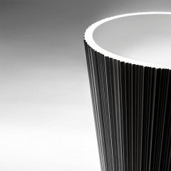 ANTONIO LUPI PLISSE Раковина напольная Ø470х850 мм., слив в пол, с сифоном, дон клап и гибк шланг, Flumood, отделка снаружи Steel powder, внутри белый