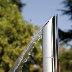 BOSSINI AQUABAMBU Душевая колонна для установки вне помещения, напольная, 2 прогрессивн смесителя, каскад, ручной душ, с встроенной частью, цвет хром