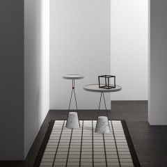 ANTONIO LUPI HALO Столик напольный Ø400х480 мм., база из мрамора Carrara satinato, столешница белая из Flumood, структура Veneziano goffrato