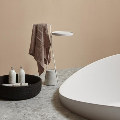 ANTONIO LUPI HALO Полотенцедержатель напольный 800х240х550 мм., база из мрамора Carrara satinato, структура Bianco opaco