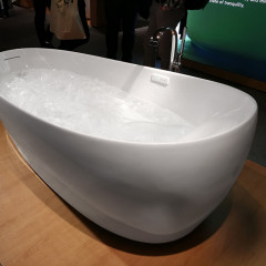 TOTO NEOREST Ванна 2200x1050x780 мм, отдельностоящая, со сливом-перел, подгол.с сифоном,с гидро- и аэромасс.,с эффектом невесомости, цвет: белый